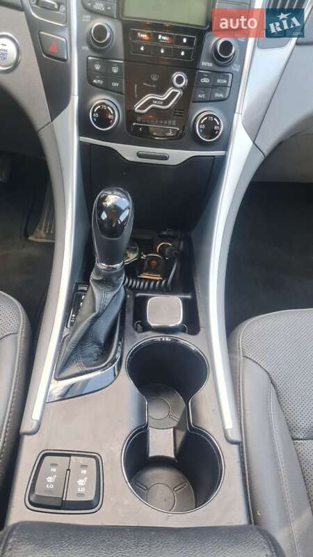 Седан Hyundai Sonata 2012 в Коростене