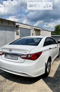 Седан Hyundai Sonata 2013 в Новояворовске