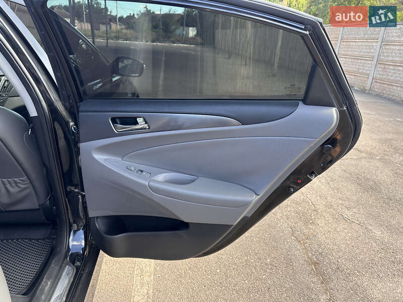 Седан Hyundai Sonata 2013 в Кривом Роге