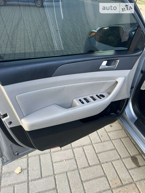 Седан Hyundai Sonata 2014 в Прилуках
