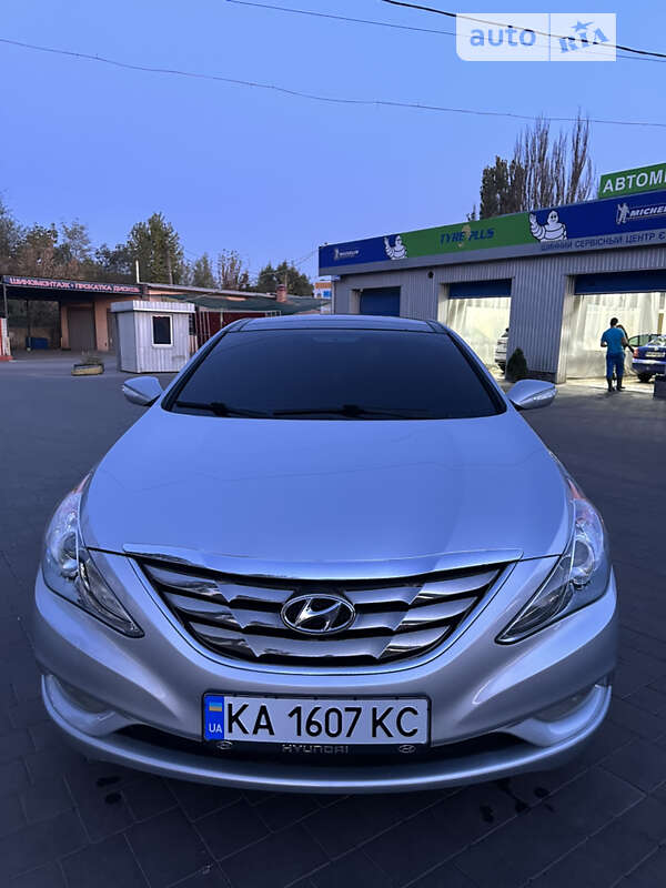 Седан Hyundai Sonata 2012 в Кривом Роге