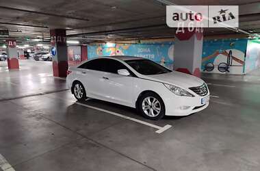 Hyundai Sonata 2010