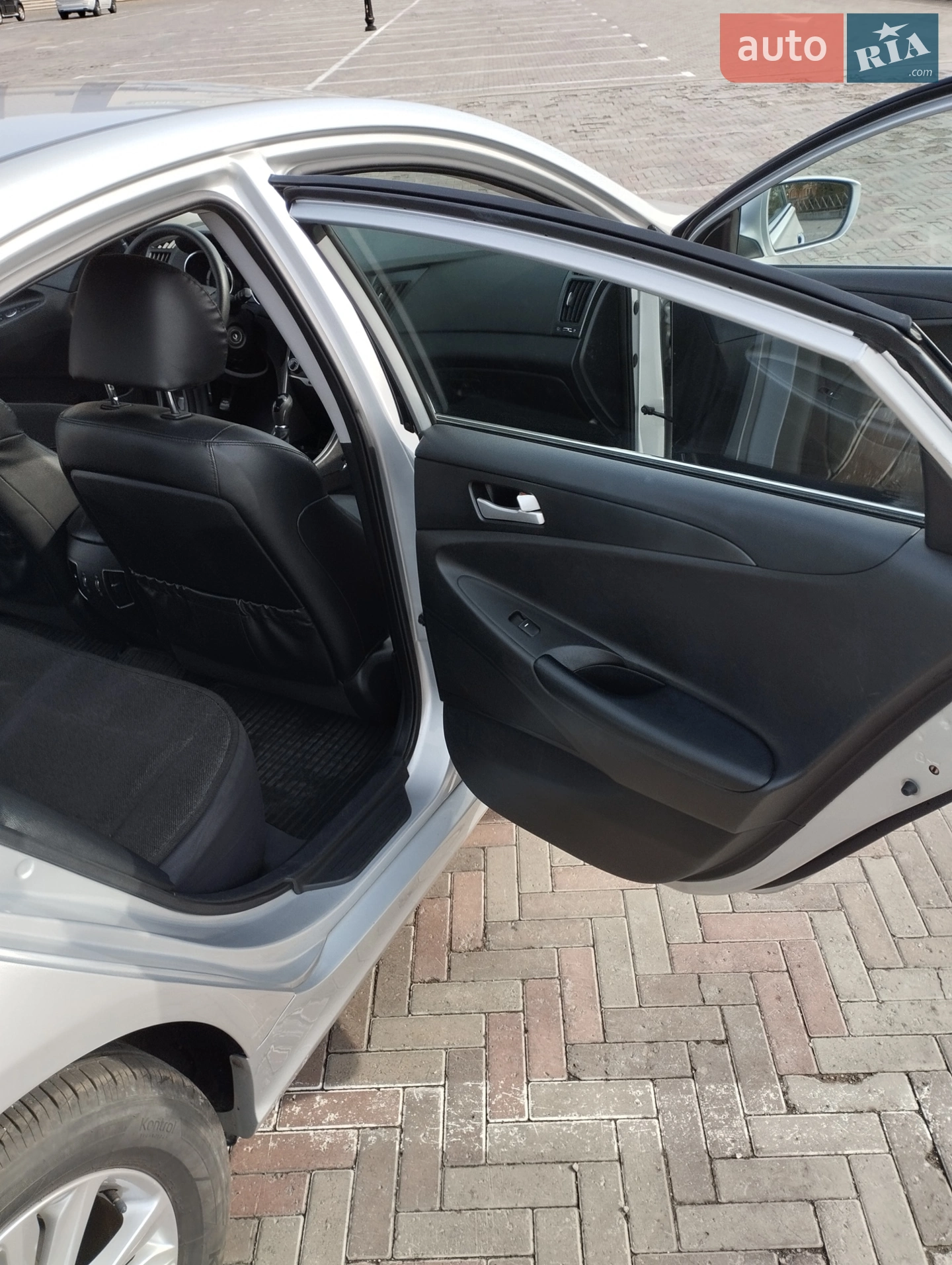 2011 Hyundai Sonata - мініатюра 10