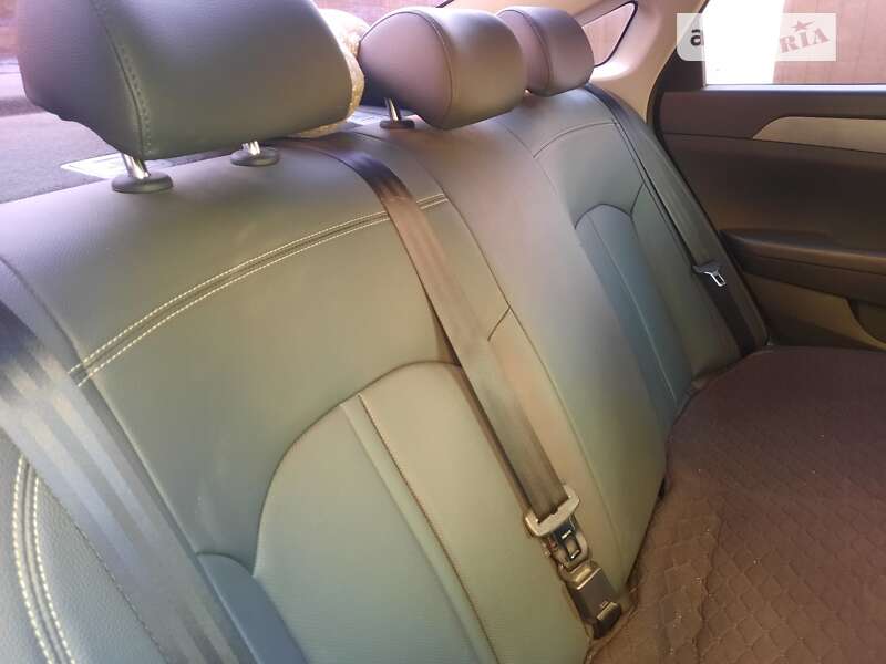 Седан Hyundai Sonata 2017 в Бердичеве