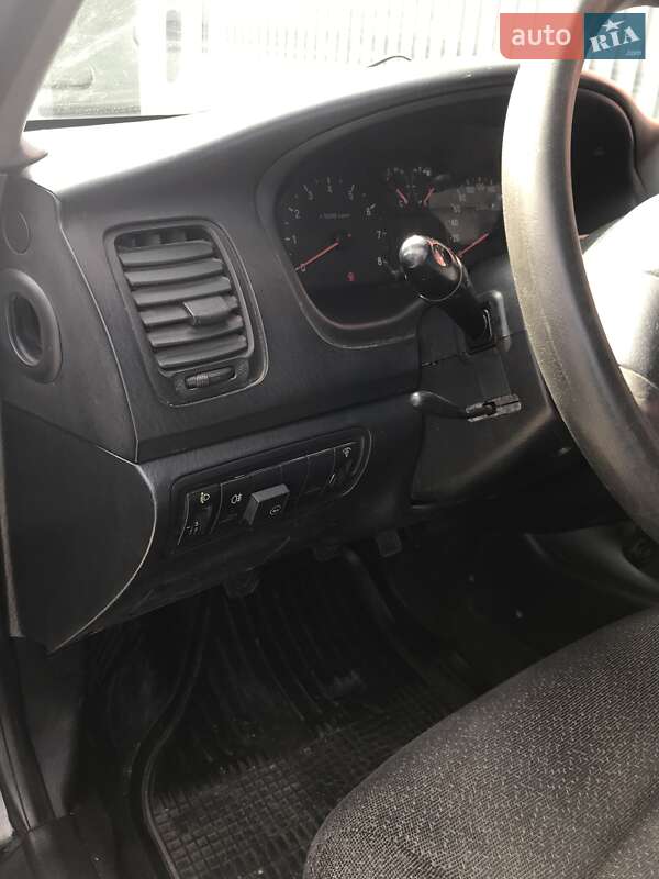 Седан Hyundai Sonata 2004 в Дніпрі