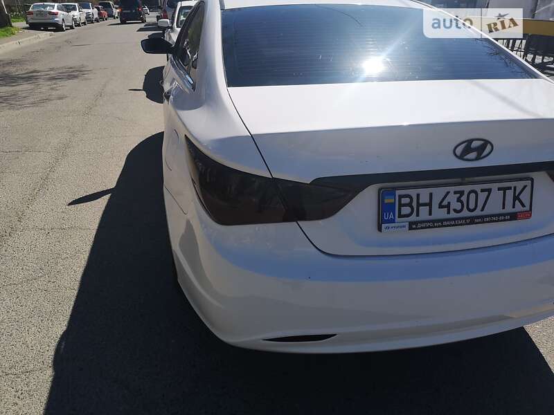 Седан Hyundai Sonata 2011 в Черноморске