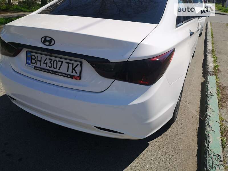 Седан Hyundai Sonata 2011 в Черноморске