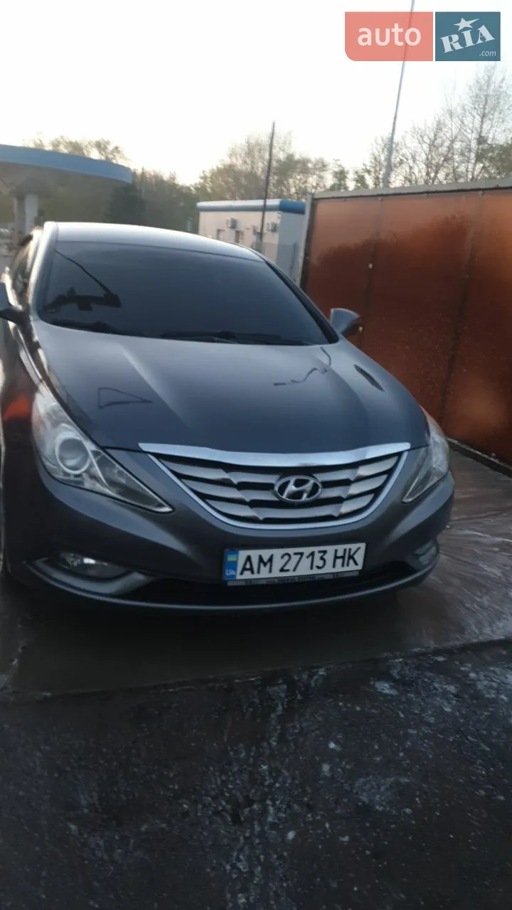 2010 Hyundai Sonata - мініатюра 13