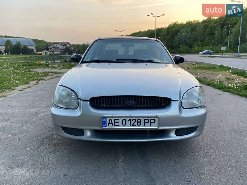 Седан Hyundai Sonata 2001 в Днепре