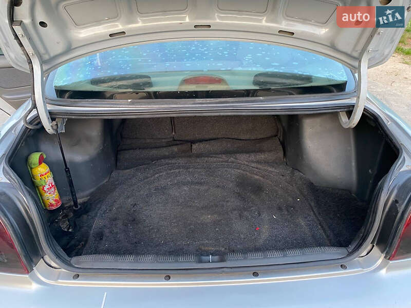 Седан Hyundai Sonata 2001 в Днепре
