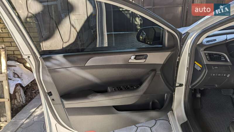 Седан Hyundai Sonata 2014 в Нікополі