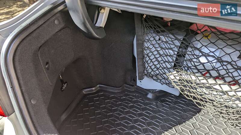 Седан Hyundai Sonata 2014 в Нікополі