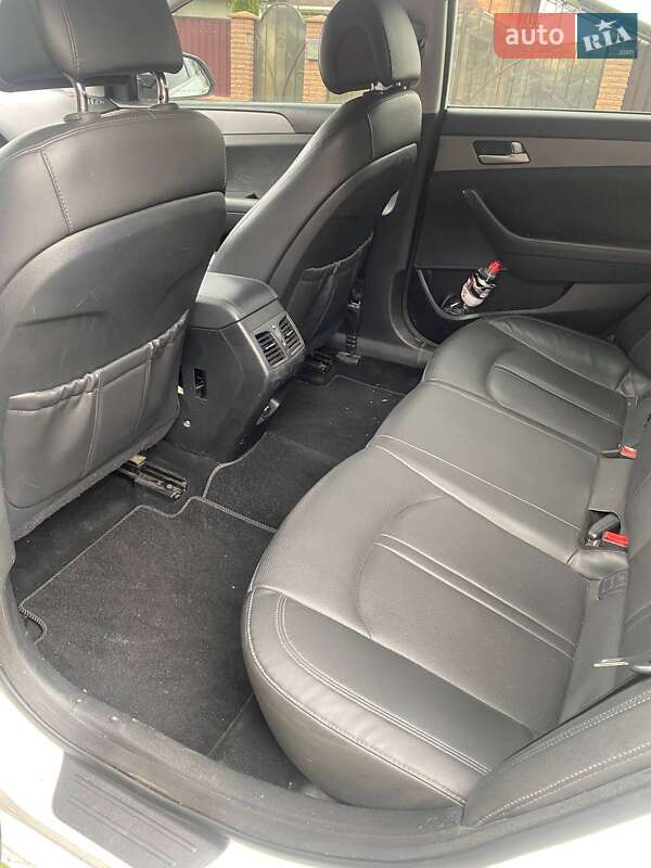 Седан Hyundai Sonata 2014 в Радомышле