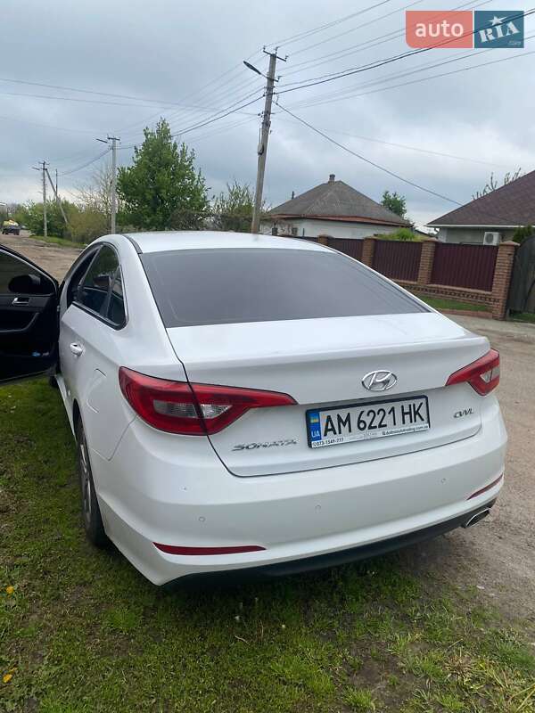 Седан Hyundai Sonata 2014 в Радомышле