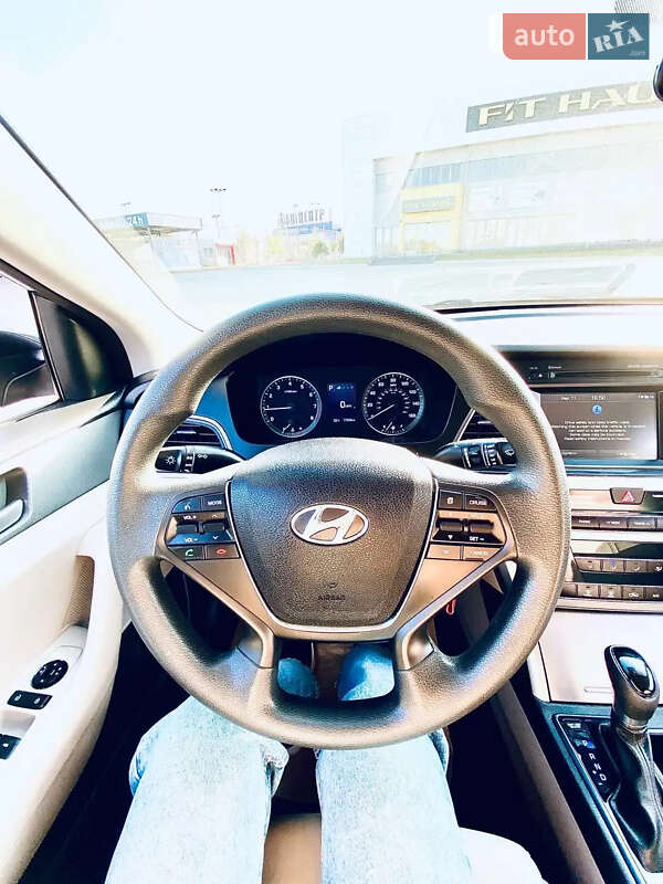 Седан Hyundai Sonata 2015 в Марганці