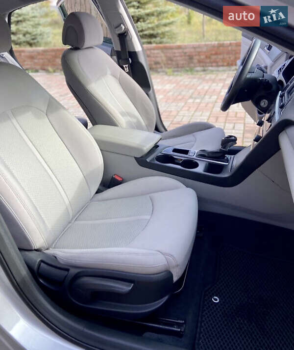 Седан Hyundai Sonata 2015 в Кропивницком