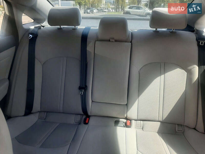 Седан Hyundai Sonata 2015 в Кропивницком