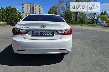 Седан Hyundai Sonata 2013 в Черноморске