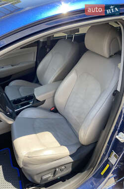 Седан Hyundai Sonata 2015 в 