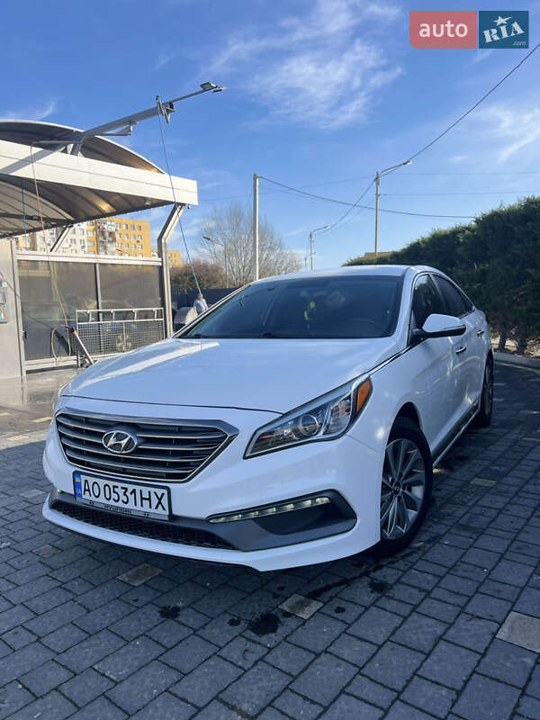 Седан Hyundai Sonata 2015 в Ужгороді
