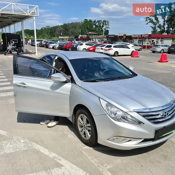 Hyundai Sonata 2012