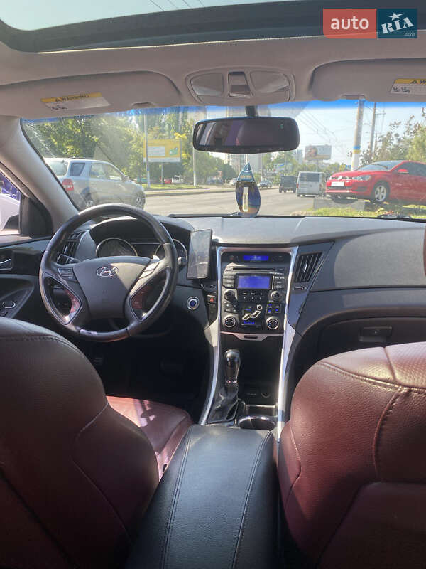 Седан Hyundai Sonata 2012 в Старом Самборе