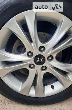 Седан Hyundai Sonata 2012 в  фото 7 Седан Hyundai Sonata 2012 в