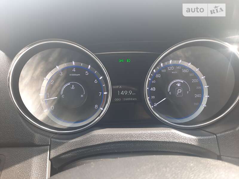 Седан Hyundai Sonata 2012 в Лебедине