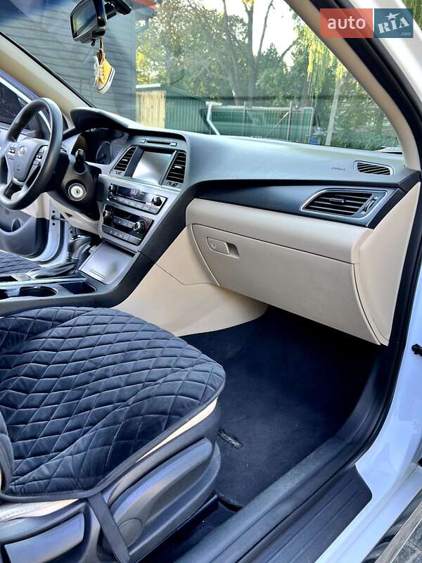 Седан Hyundai Sonata 2015 в Коростышеве