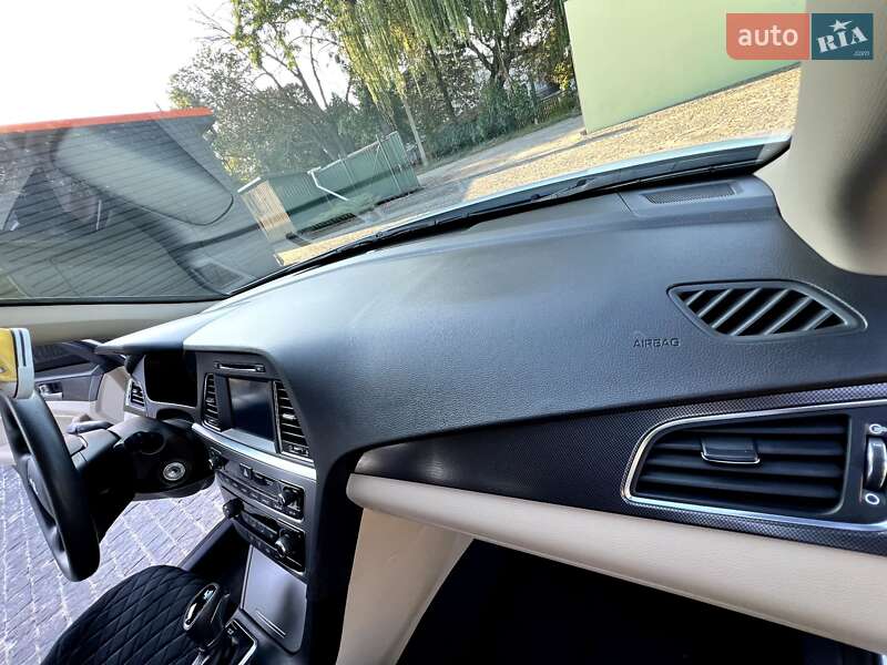 Седан Hyundai Sonata 2015 в Коростышеве