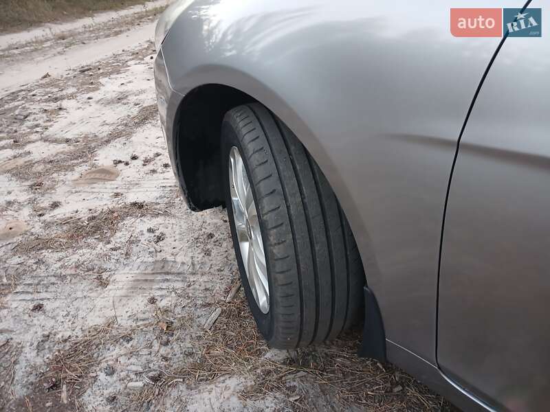 Седан Hyundai Sonata 2011 в Гадячі