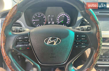 Седан Hyundai Sonata 2015 в 