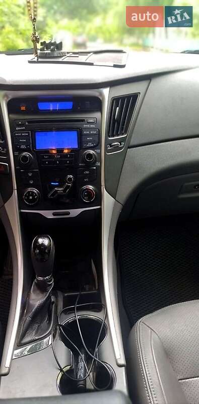 Седан Hyundai Sonata 2011 в Желтых Водах