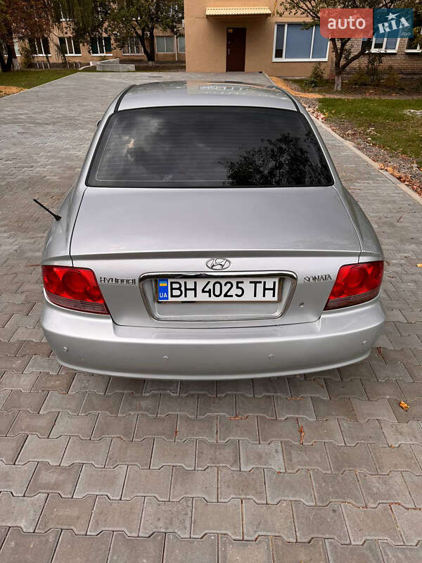 Седан Hyundai Sonata 2003 в Подольске