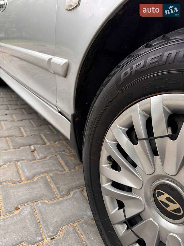 Седан Hyundai Sonata 2003 в Подольске