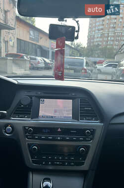 Седан Hyundai Sonata 2015 в 