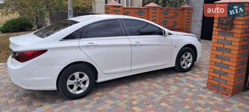 Седан Hyundai Sonata 2010 в Томаковке
