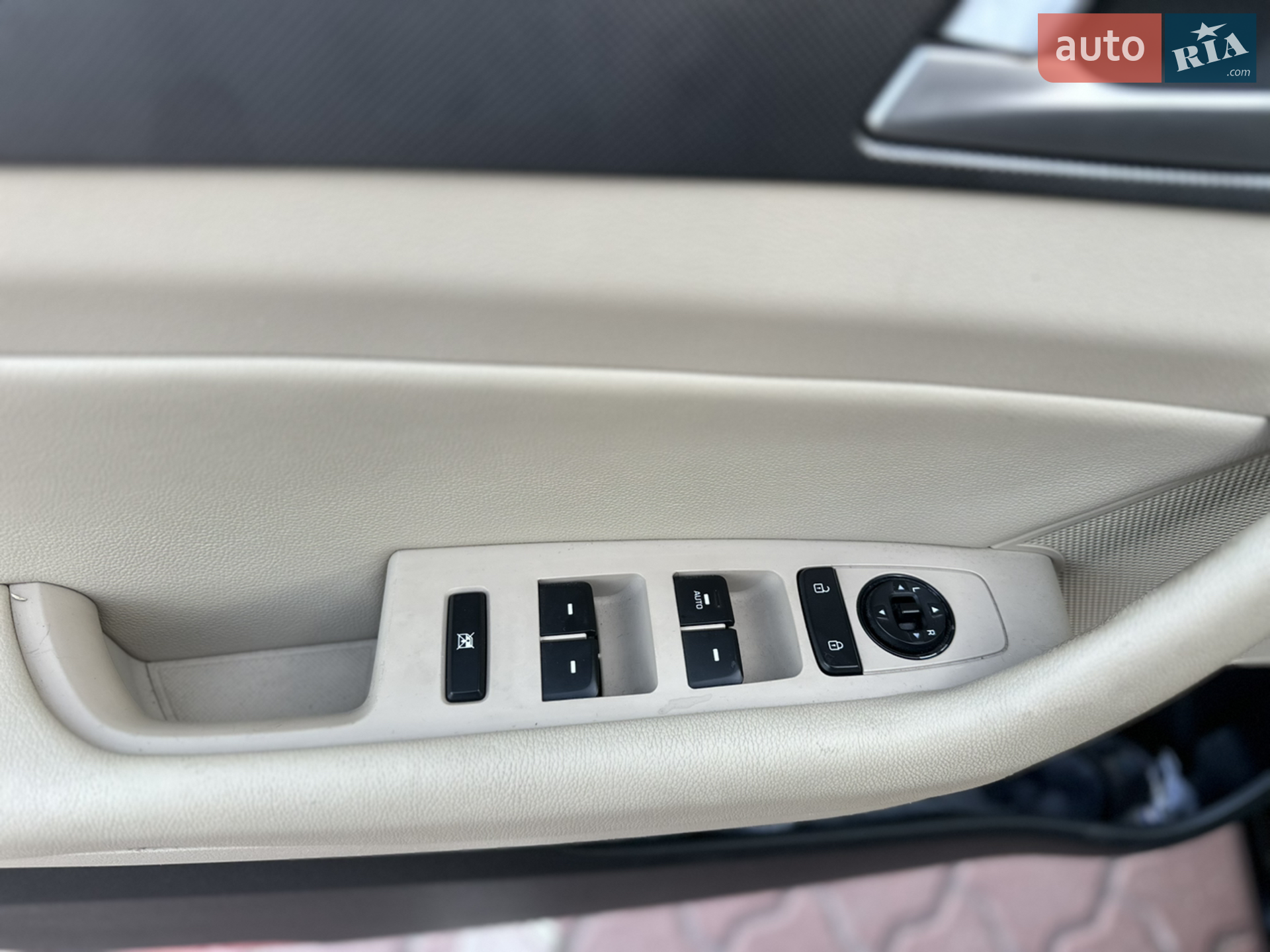 2015 Hyundai Sonata - мініатюра 29