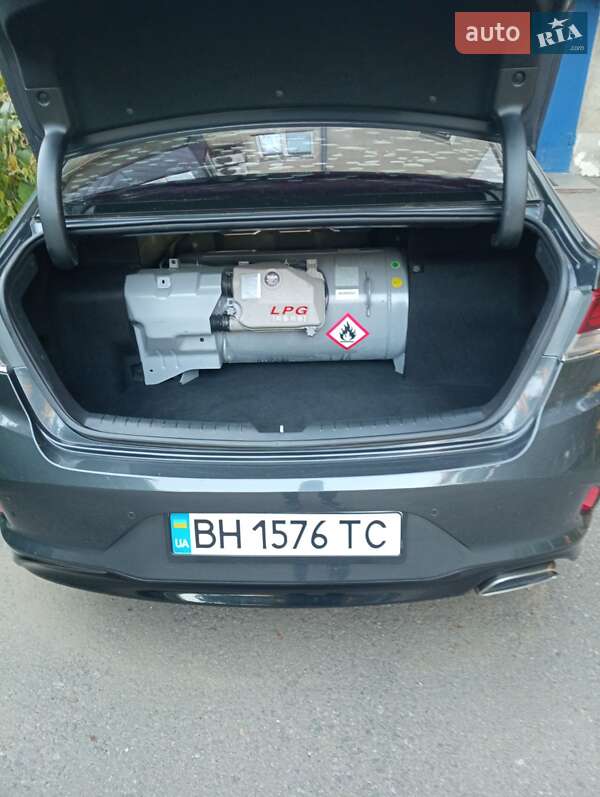 Седан Hyundai Sonata 2017 в Одессе