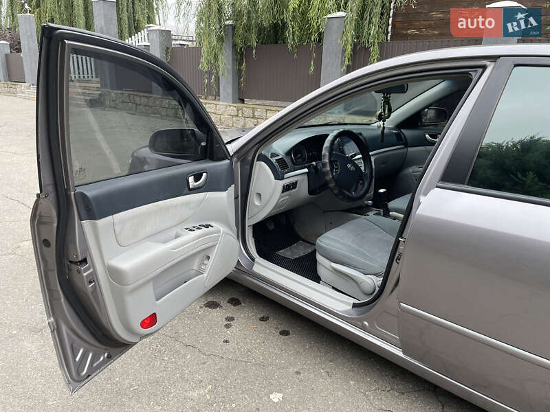 Седан Hyundai Sonata 2006 в Первомайске