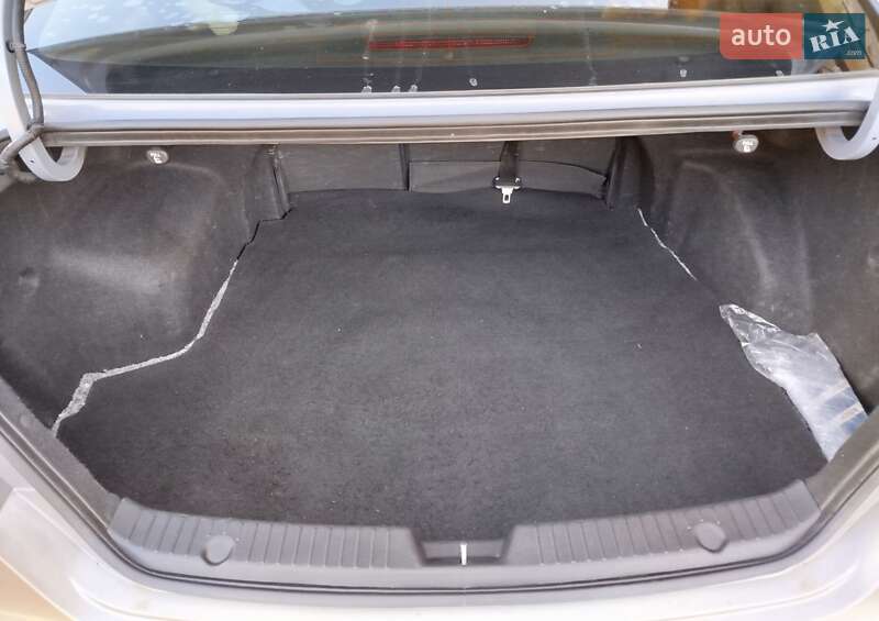 Седан Hyundai Sonata 2011 в Бродах