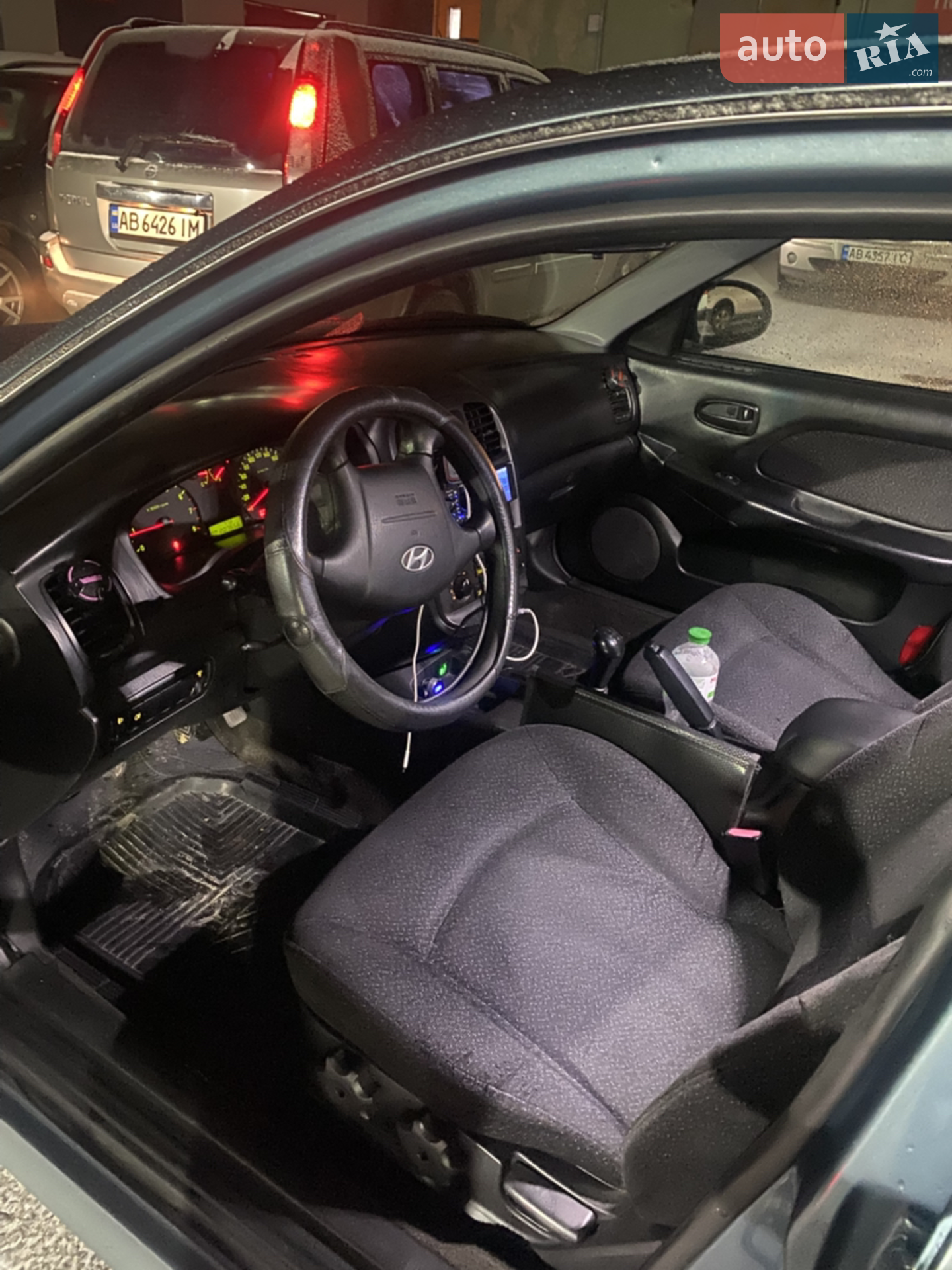 Hyundai Sonata 2004 VIN KMHEM41BP4A016672 фото оголошення 2 з 8