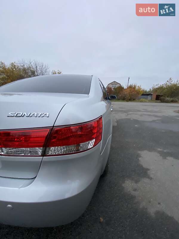 Седан Hyundai Sonata 2005 в Краснограді