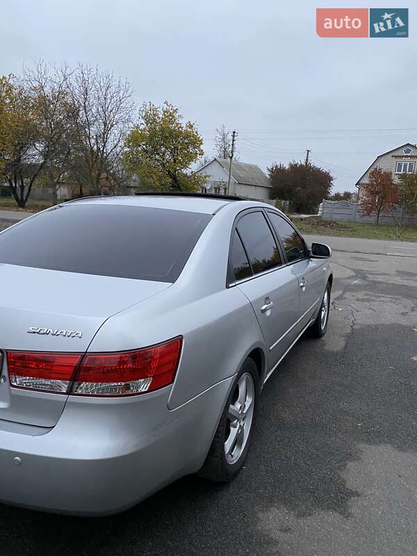 Седан Hyundai Sonata 2005 в Краснограді