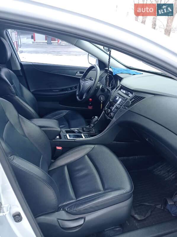 Седан Hyundai Sonata 2014 в Вышгороде