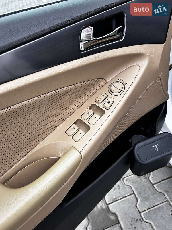 Седан Hyundai Sonata 2012 в Тернополі