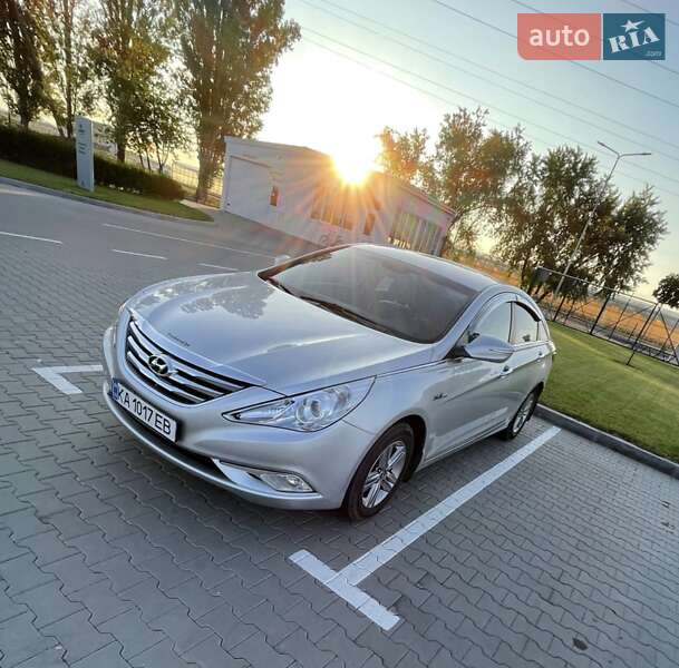 Hyundai Sonata 2012