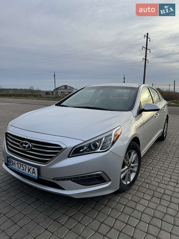 Седан Hyundai Sonata 2015 в Раздельной