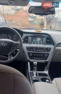 Седан Hyundai Sonata 2015 в Кобеляках