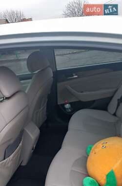 Седан Hyundai Sonata 2015 в Кобеляках